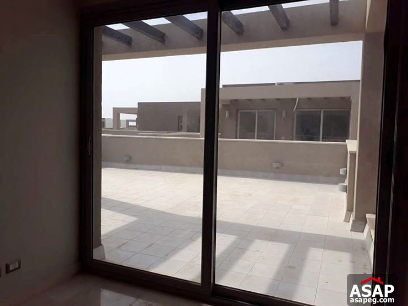 Penthouse with Parking for Rent in Village Gate