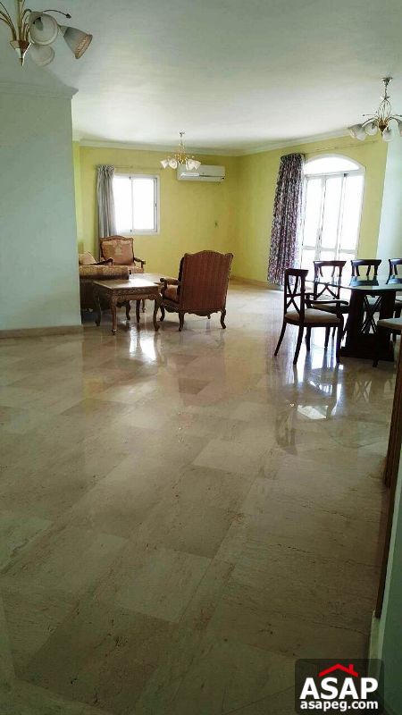 Apartment with Balcony for Rent in Beverly Hills