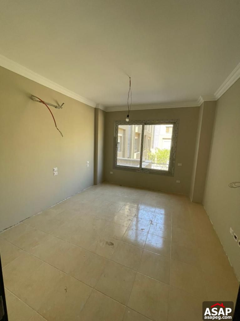 Duplex with Garden for Sale in Village Avenue Duplex with Garden for Sale in Village Avenue