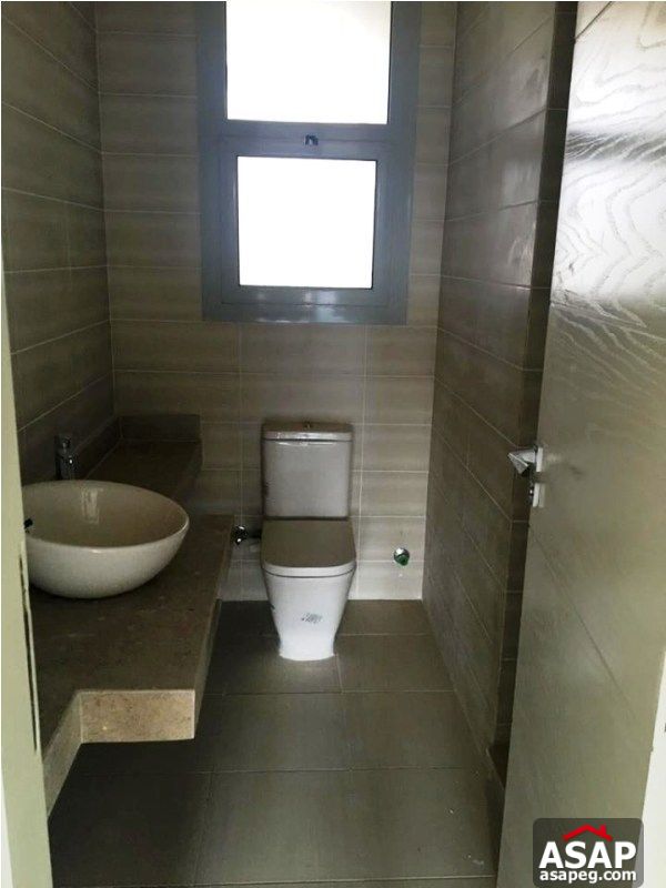 Apartment for Sale in Village Gate