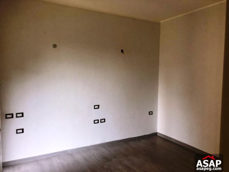 Duplex with Garden in Village Gate Compound