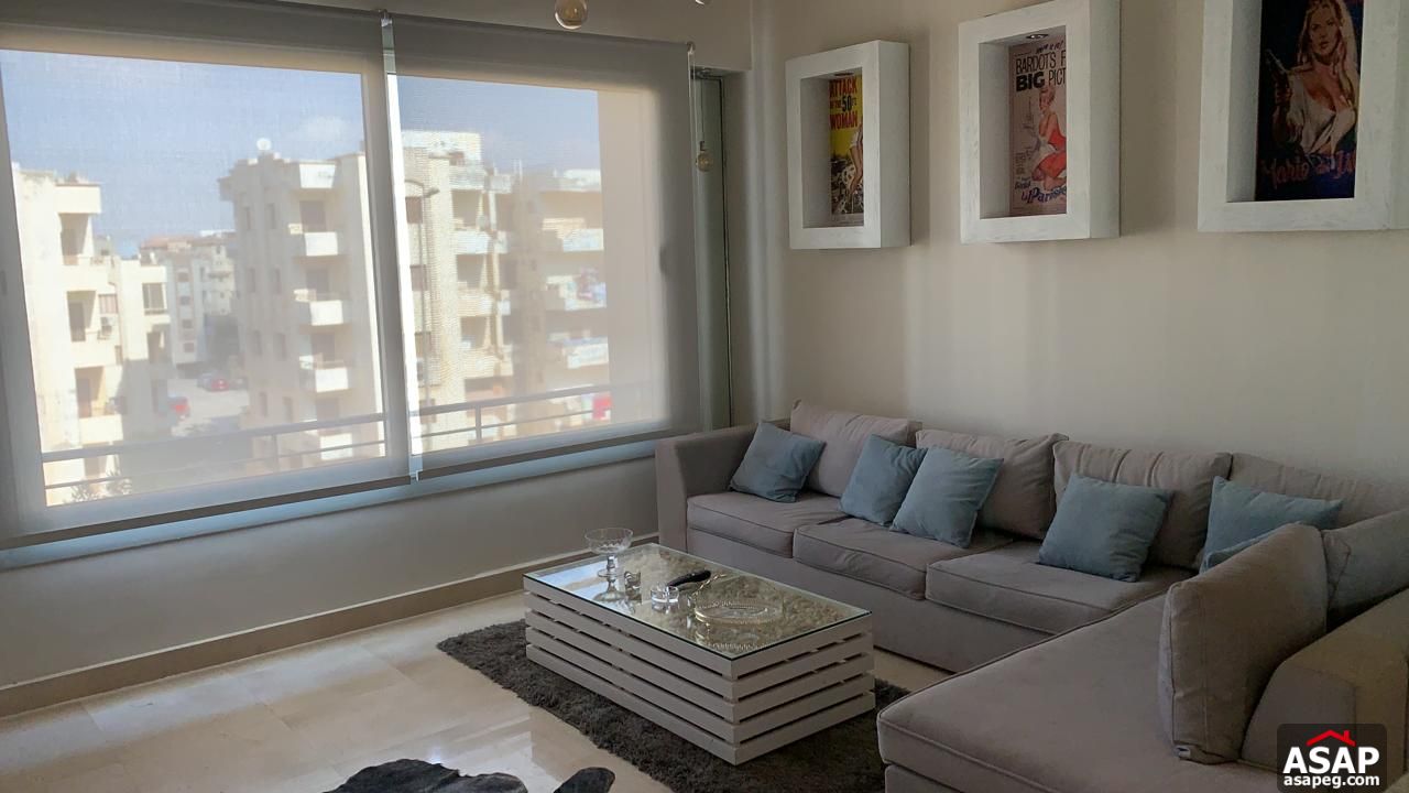 Studio with Garage for Rent in Village Gate