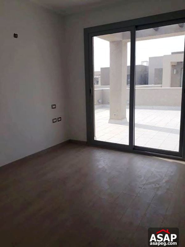 Penthouse with Parking for Rent in Village Gate