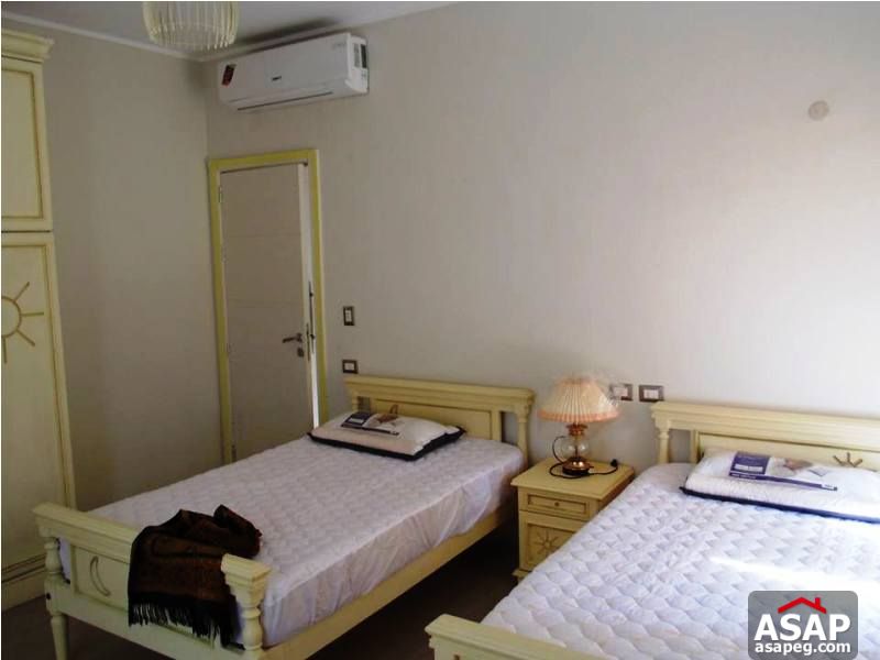 Studio with Garden for Rent in Village Gate Studio with Garden for Rent in Village Gate