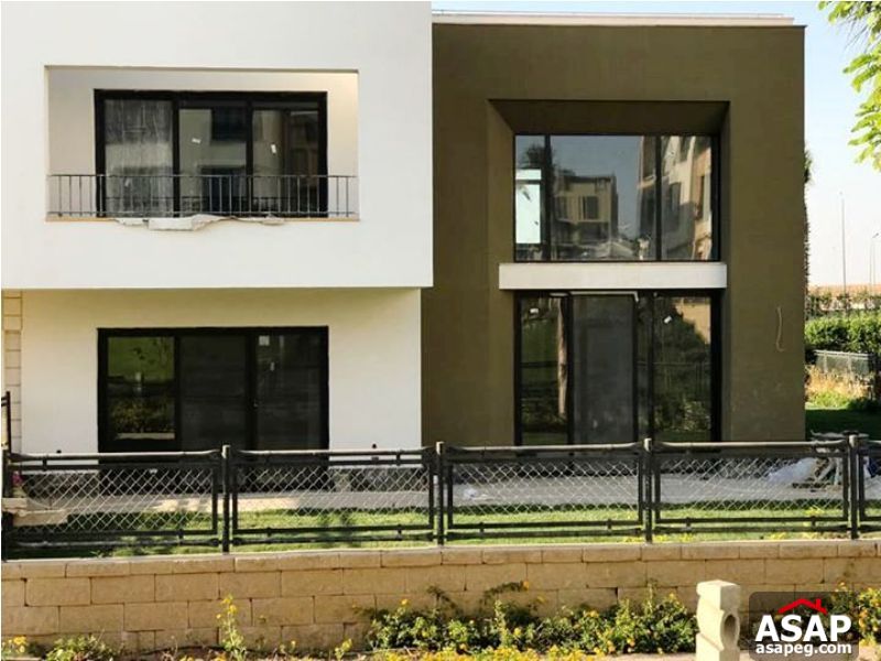 Twin House with Big Garden in Beverly Hills