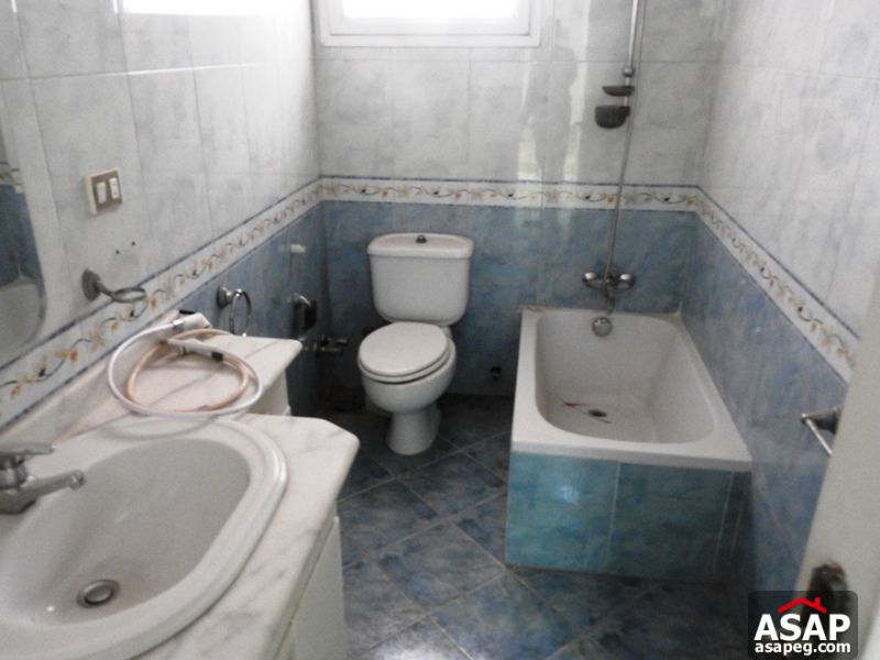 Villa with Big Garden in Katameya Residence