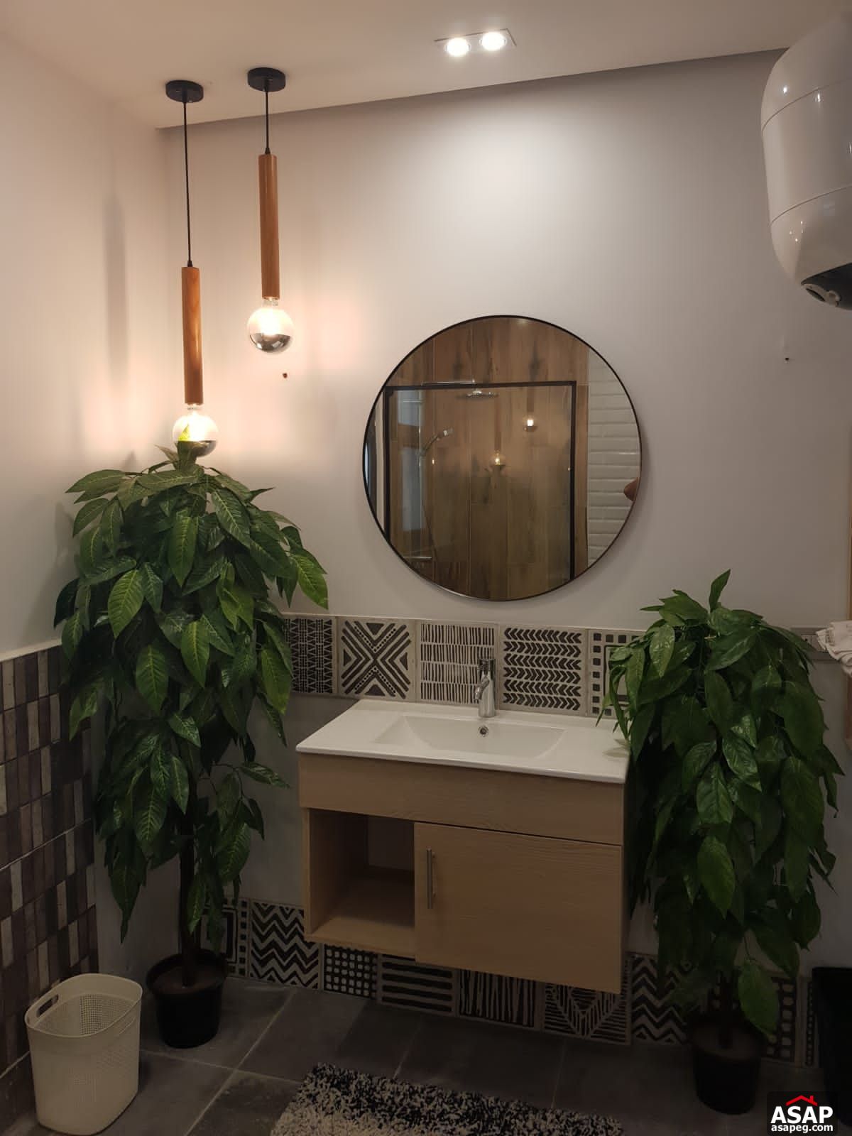 Furnished Apartment for Rent in Eastown Furnished Apartment for Rent in Eastown