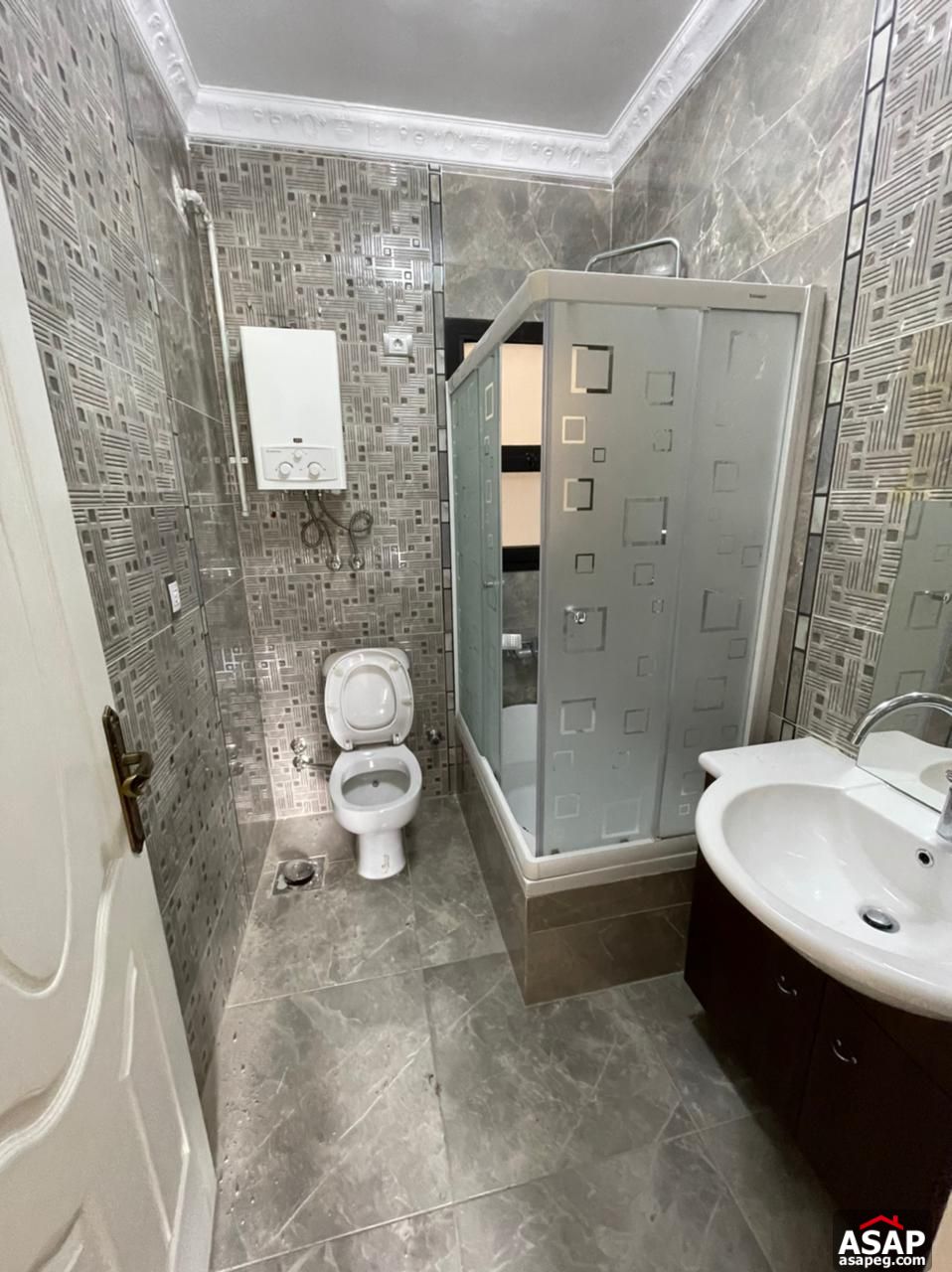 Furnished Apartment for Rent in Eastown Furnished Apartment for Rent in Eastown