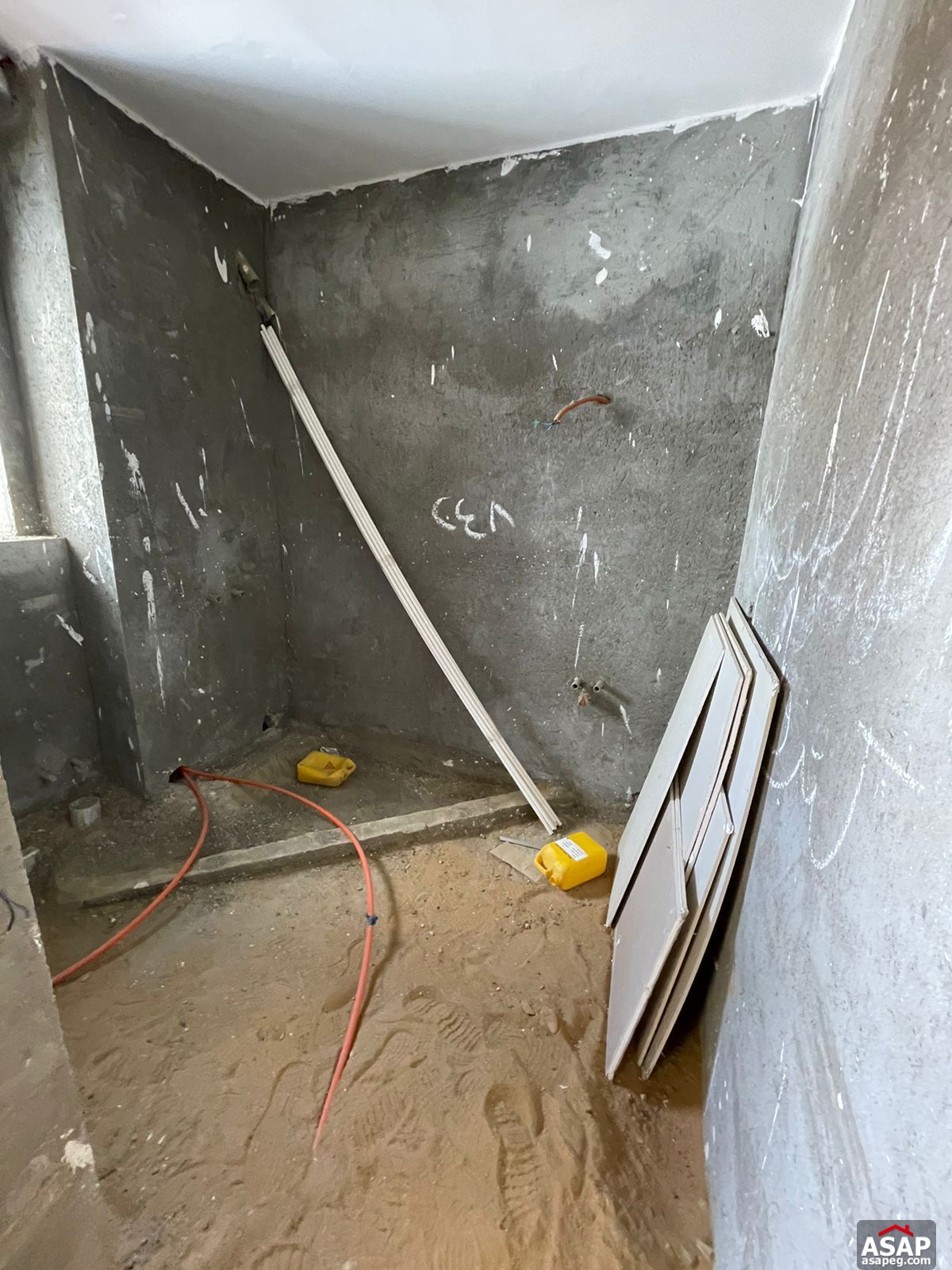 Town House Middle for Sale in Hyde Park Town House Middle for Sale in Hyde Park