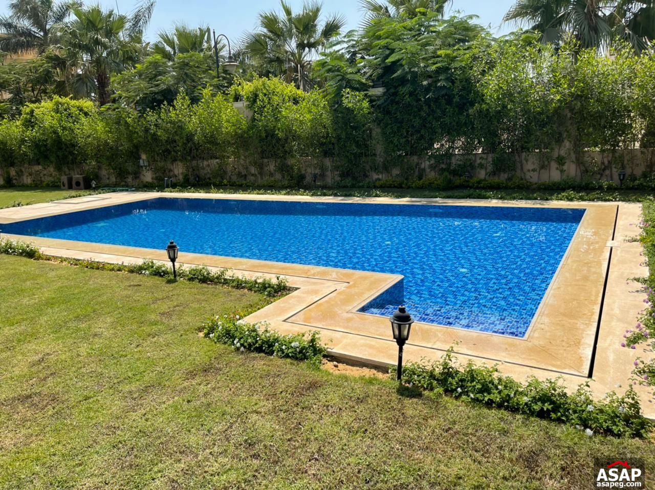 Villa with Swimming Pool for Sale in Fountain Park Villa with Swimming Pool for Sale in Fountain Park