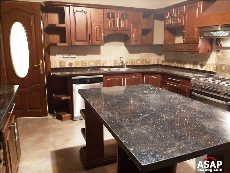 Twin House with Pool View in Patio for rent