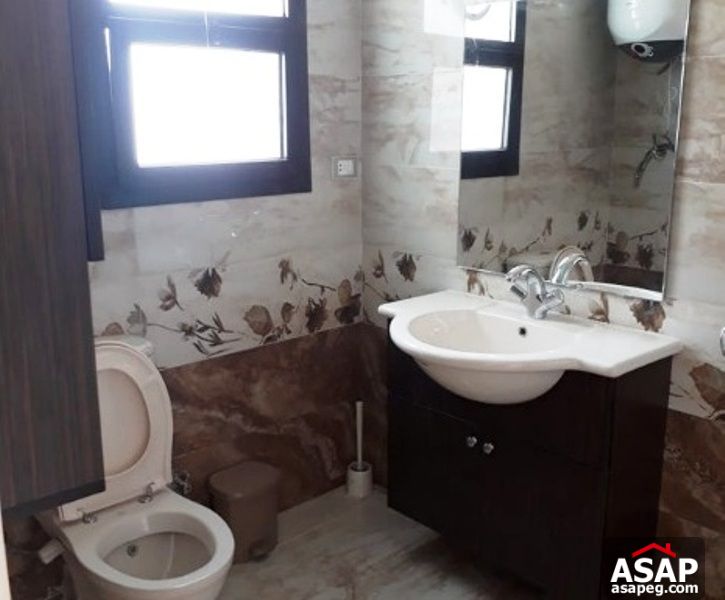 Studio with Roof for Rent in Eastown Studio with Roof for Rent in Eastown