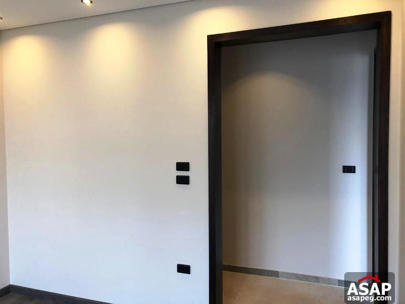 Property with Garden View in Eastown Property with Garden View in Eastown