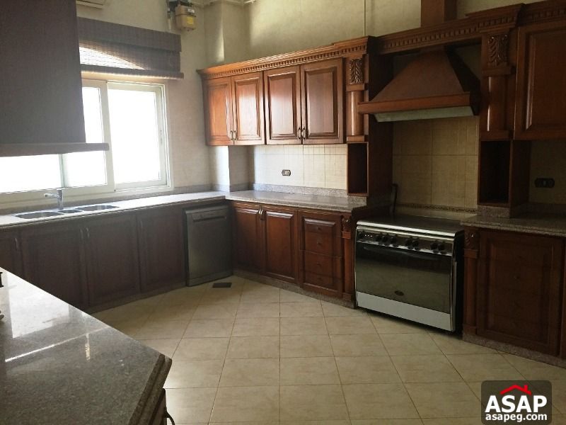 Ground Floor with Garden for Rent in West Golf Ground Floor with Garden for Rent in West Golf