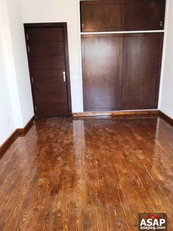 Roof for Rent in West Arabella