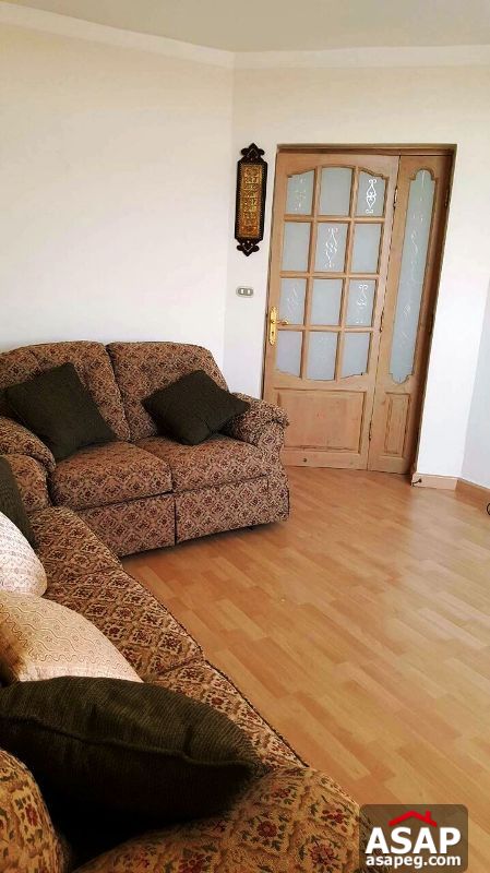 Apartment with Balcony for Rent in Beverly Hills