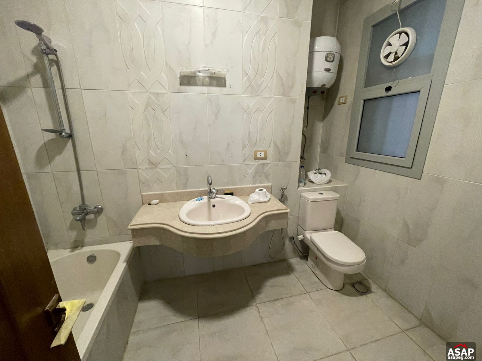 Ground Floor in Village Gate Compound Ground Floor in Village Gate Compound