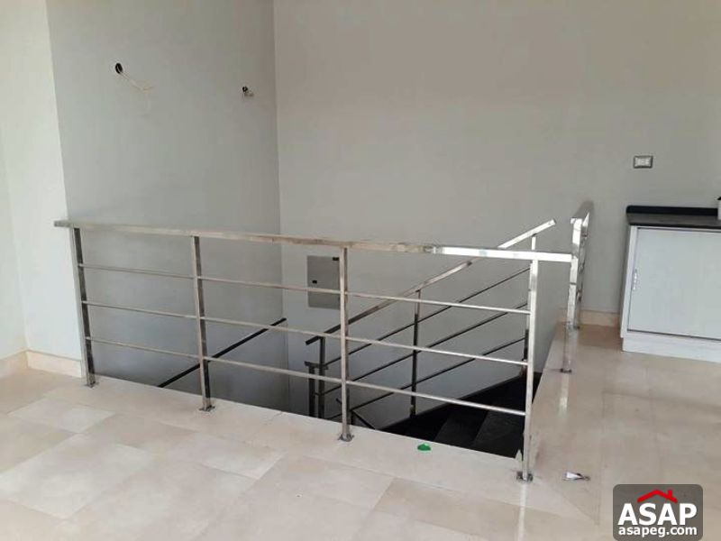 Penthouse with Parking for Rent in Village Gate