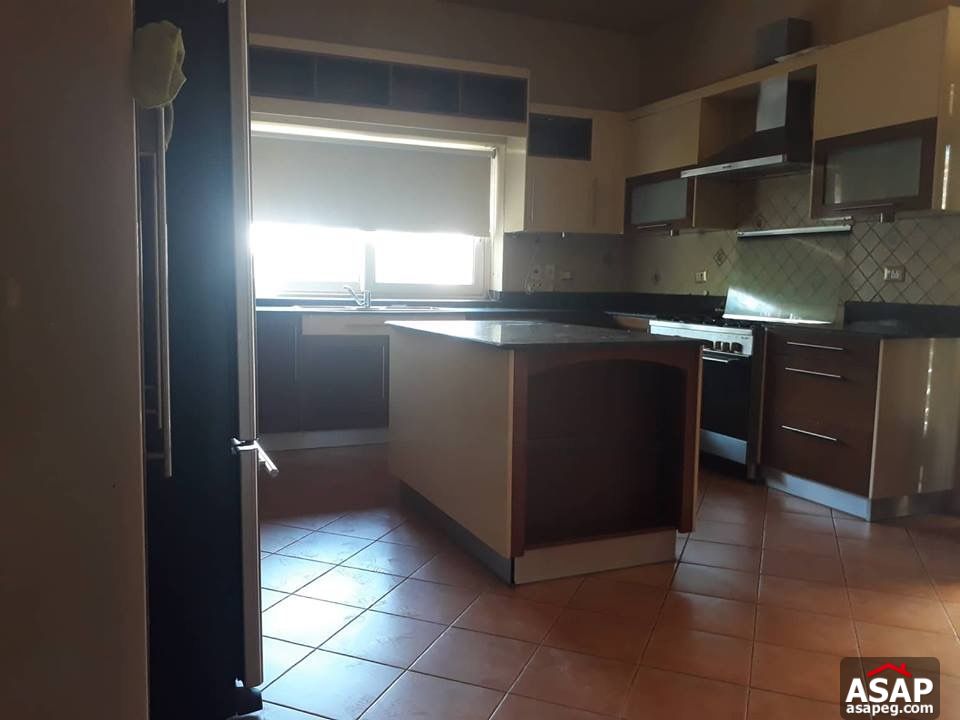 Stand Alone Villa for Rent in West Golf Stand Alone Villa for Rent in West Golf