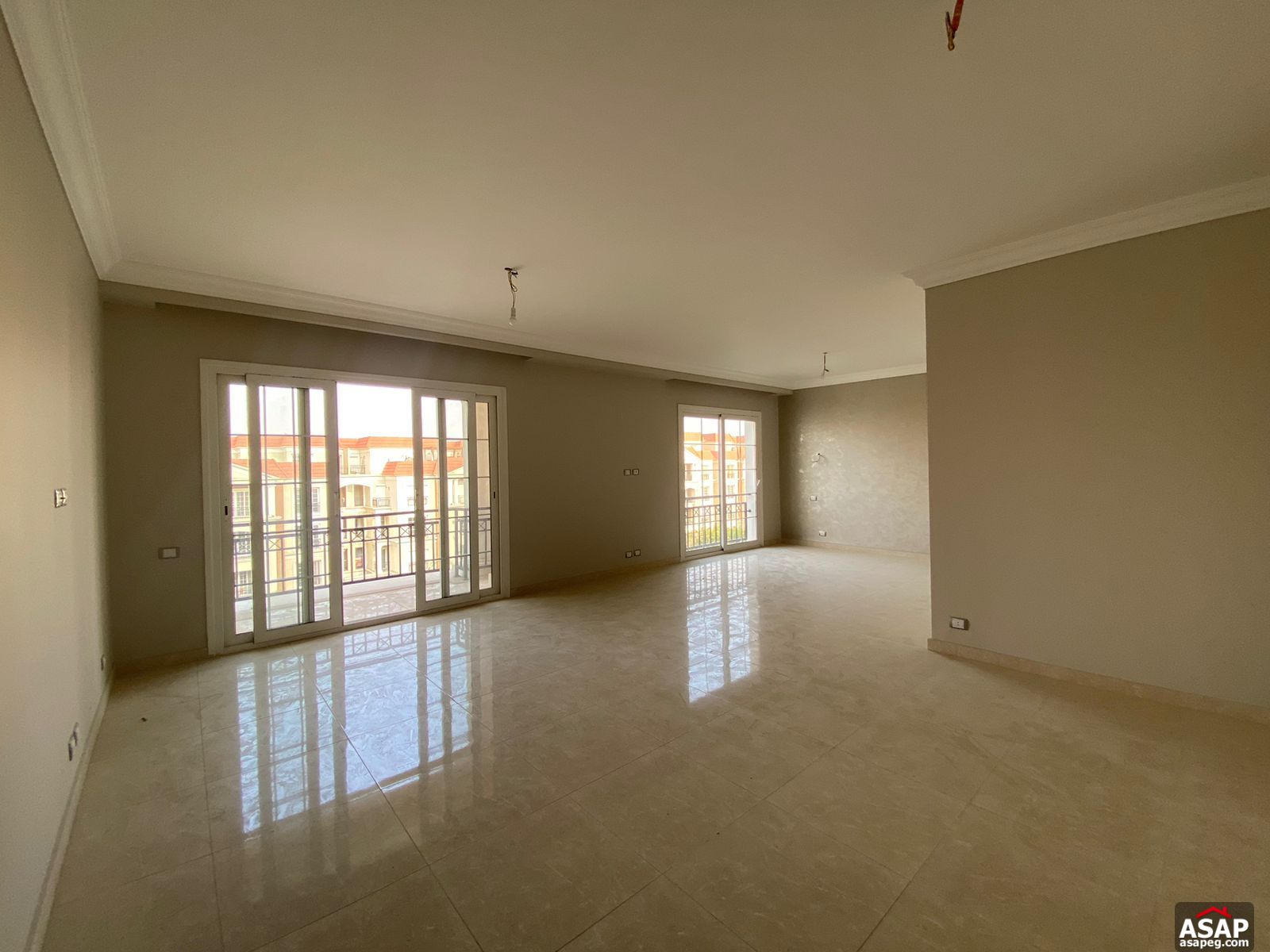 Penthouse with Lake View for Sale in Regents Park Penthouse with Lake View for Sale in Regents Park