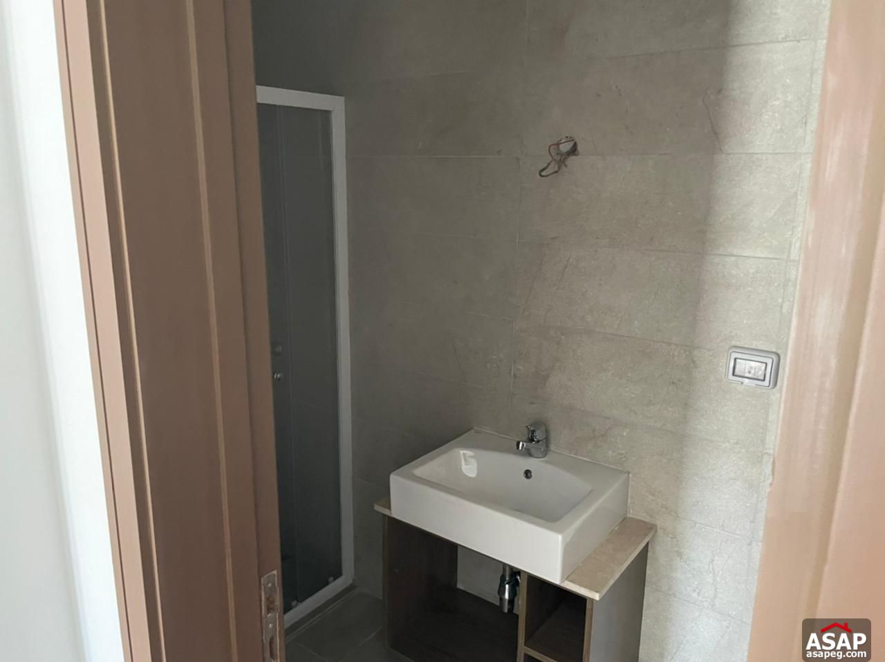 Apartment for Rent in Fifth Square Apartment for Rent in Fifth Square