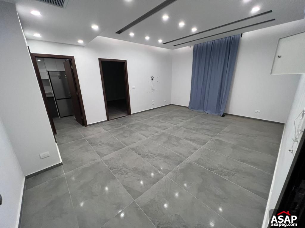 Studio for Sale in Hyde Park Compound Studio for Sale in Hyde Park Compound