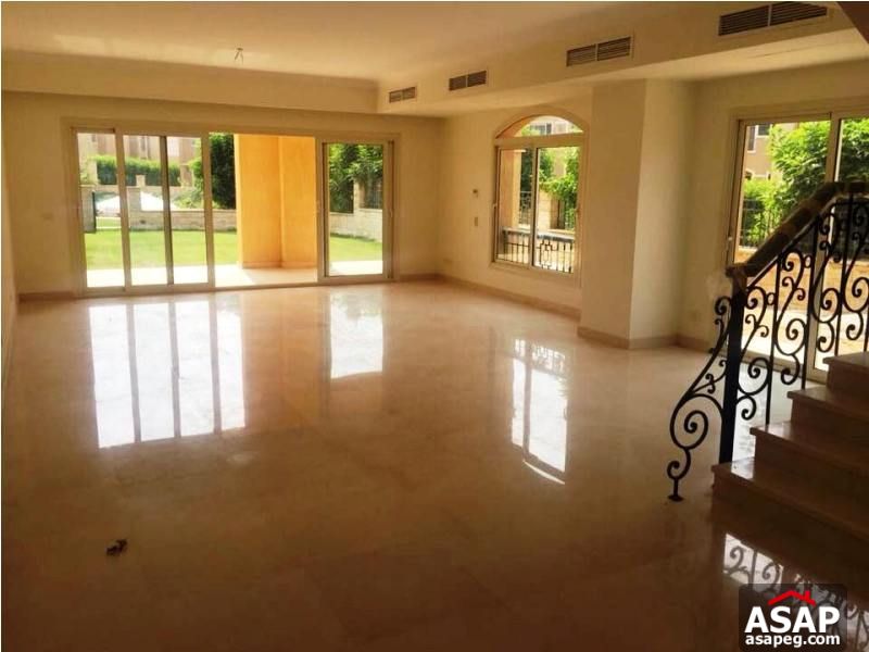 Villa with Private Garden in New Cairo for Rent