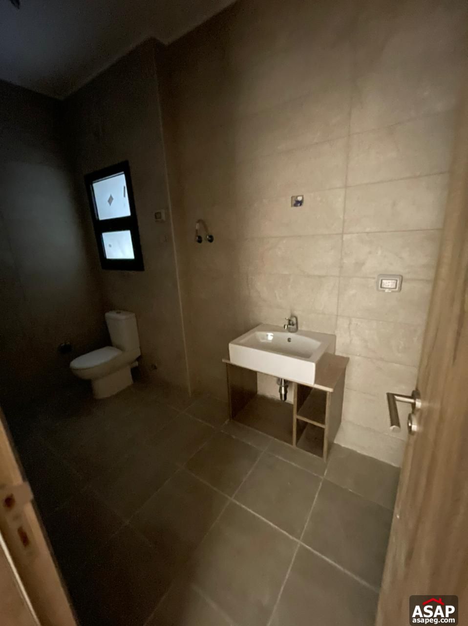 Apartment with Garden for Rent in Fifth Square Apartment with Garden for Rent in Fifth Square