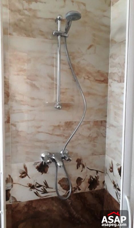 Studio with Roof for Rent in Eastown Studio with Roof for Rent in Eastown