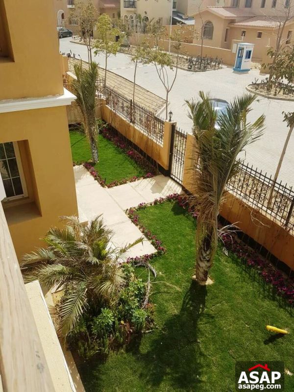 Villa with Private Garden in New Cairo for Rent