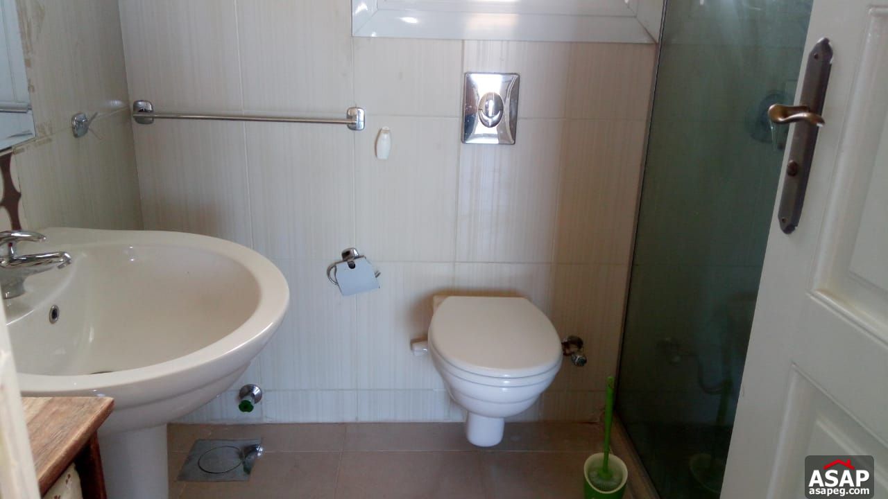 Villa with Swimming Pool for Rent in El Yasmeen Compound