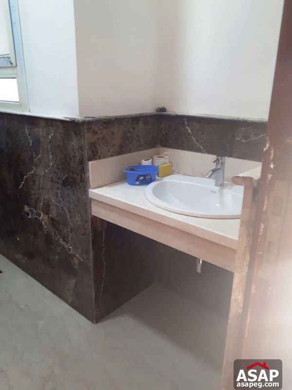 Villa for Rent in Sheikh Zayed Villa for Rent in Sheikh Zayed