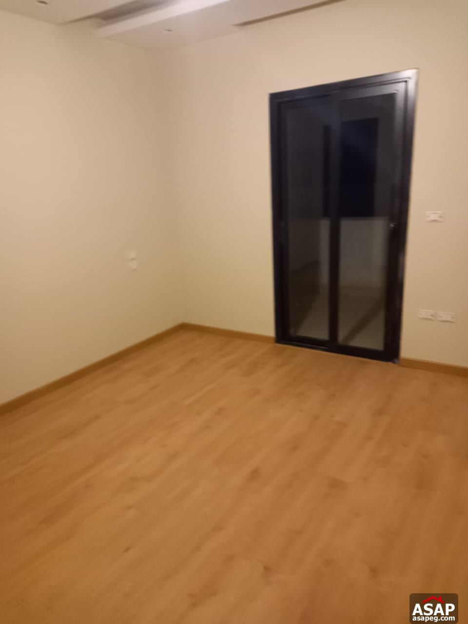 Fully-Finished Apartment in Villette Fully-Finished Apartment in Villette