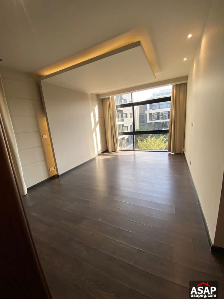 Apartment with Lake View for Rent in the WaterWay