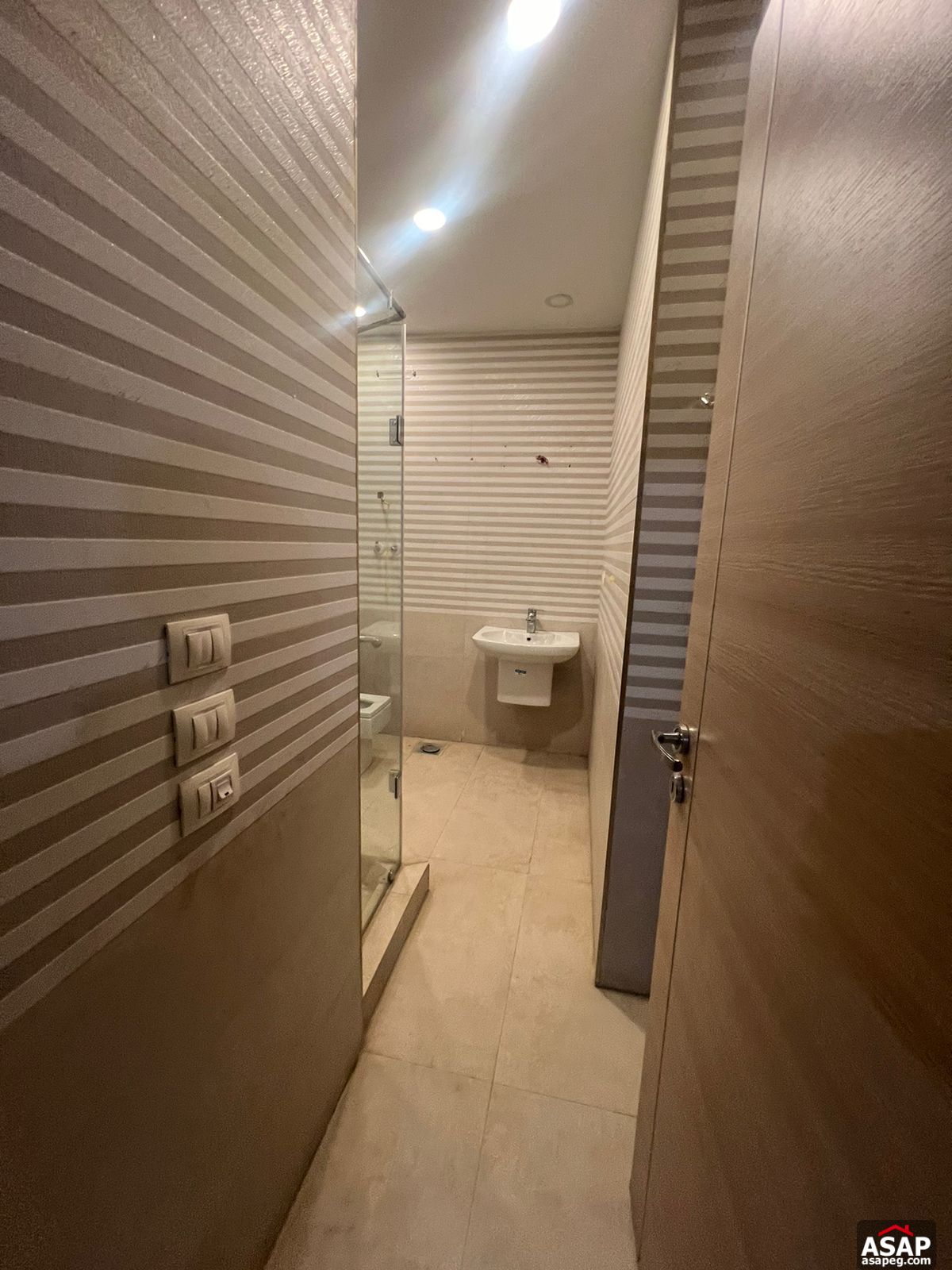 Triplex with Garden for Rent in Eastown Triplex with Garden for Rent in Eastown