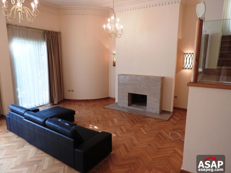 Villa with Swimming Pool in West Golf for Rent