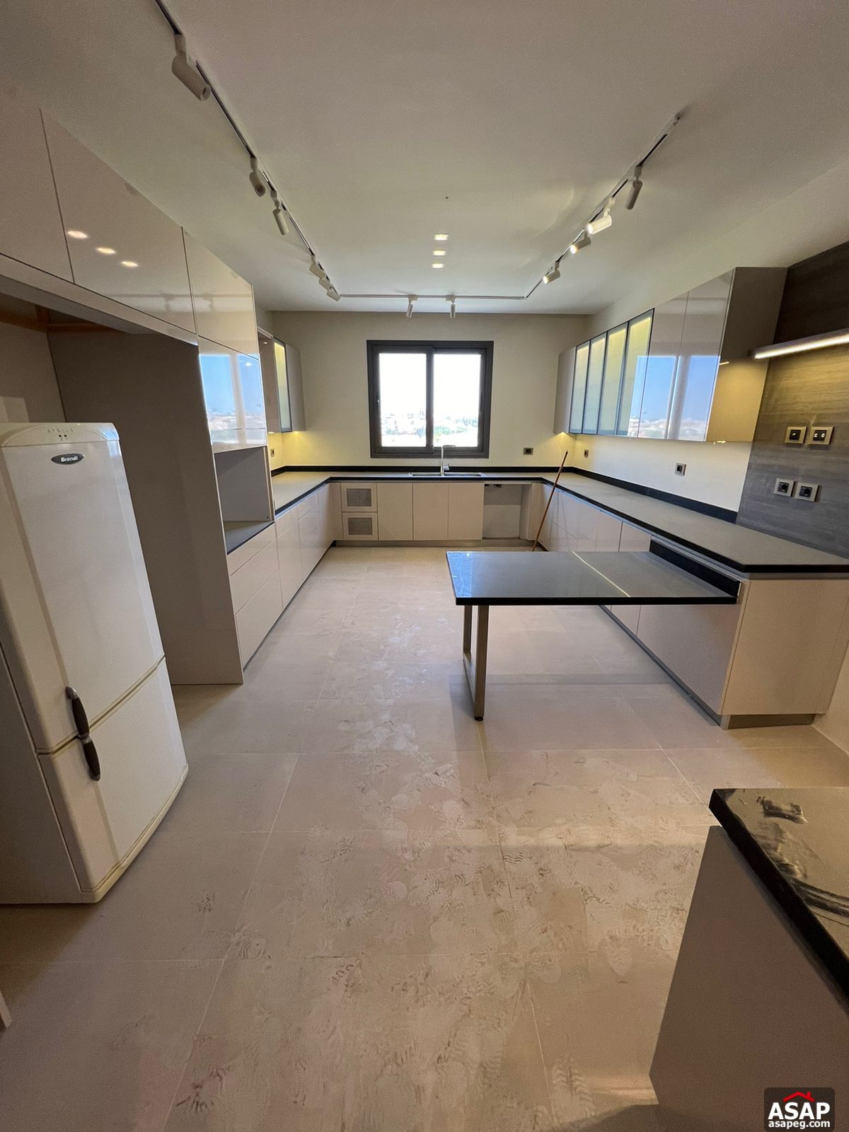 Semi Furnished Apartment for Rent in Silver Palm Semi Furnished Apartment for Rent in Silver Palm