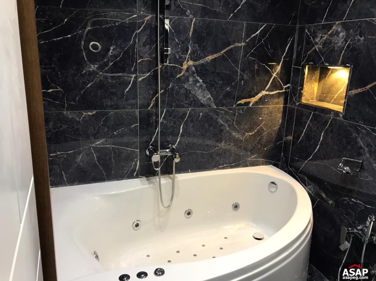 Apartment for Rent in Hyde Park Compound