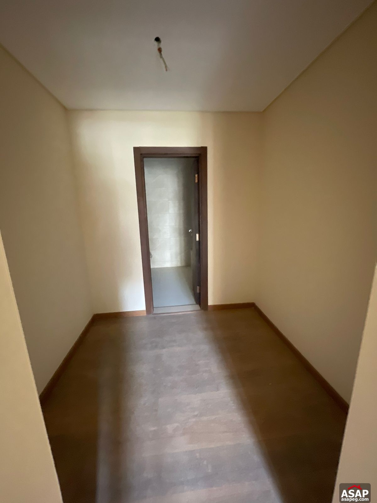 Ground Floor for Sale in 90 Avenue