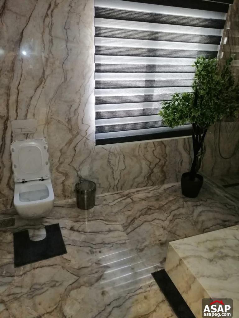 Apartment with Private Garden in the WaterWay for Rent Apartment with Private Garden in the WaterWay for Rent