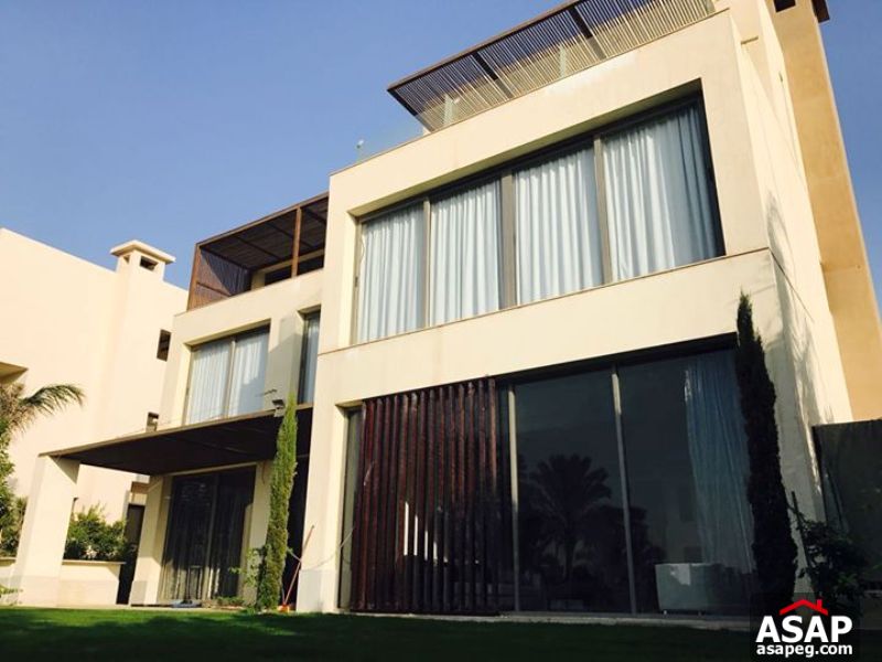 Villa with Pool for Sale in Katameya Dunes