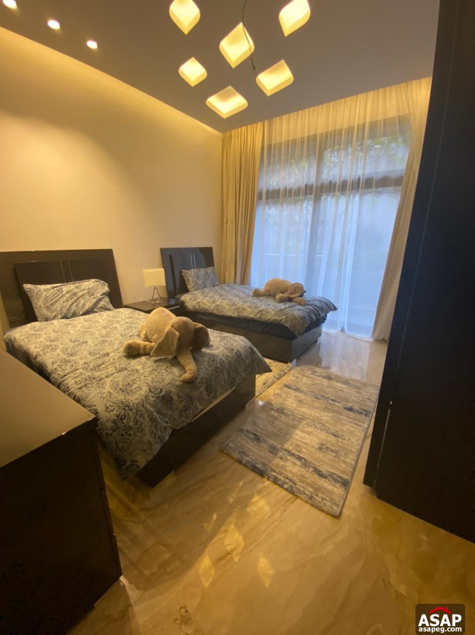 Ground Floor for Rent in the WaterWay