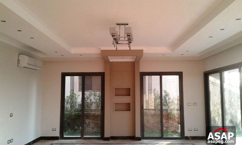 Town House with Private Garden in Allegria Town House with Private Garden in Allegria