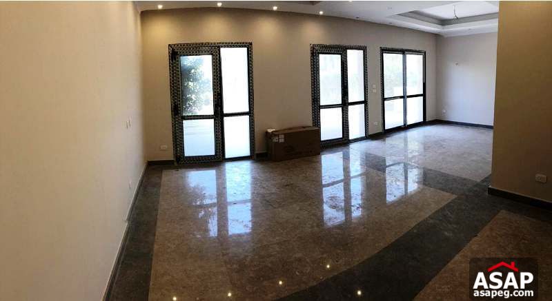 Apartment with Garden for Rent in Westown Apartment with Garden for Rent in Westown