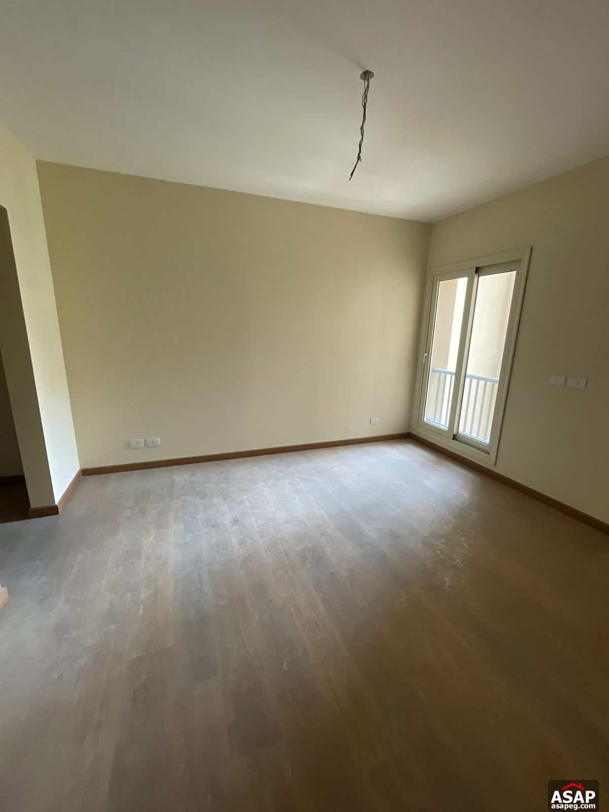 Ground Floor for Sale in 90 Avenue