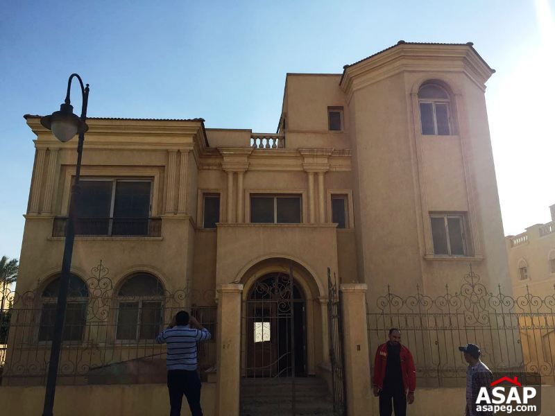 Villa for Sale in Fountain Park Villa for Sale in Fountain Park