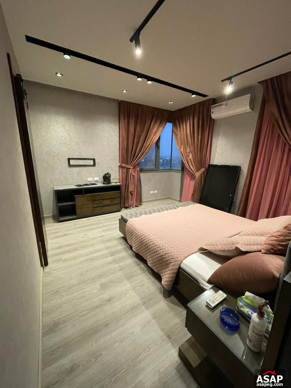 Furnished Apartment for Rent in Eastown Furnished Apartment for Rent in Eastown