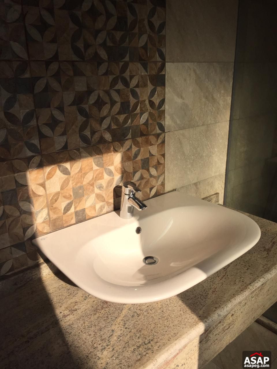 Modern Flat with Pool View for Rent in The WaterWay