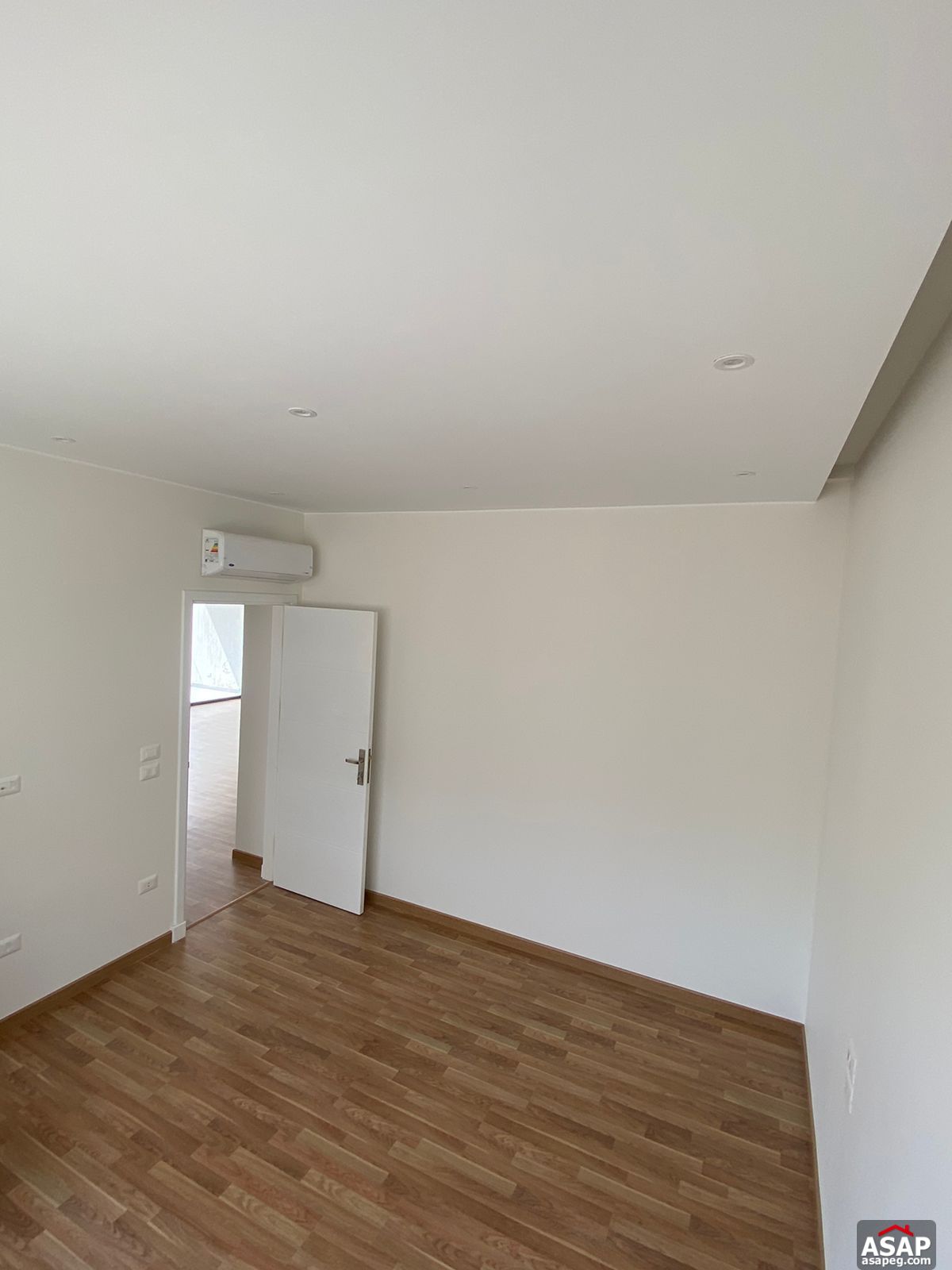 Semi Furnished Apartment in Lake View Residence Semi Furnished Apartment in Lake View Residence