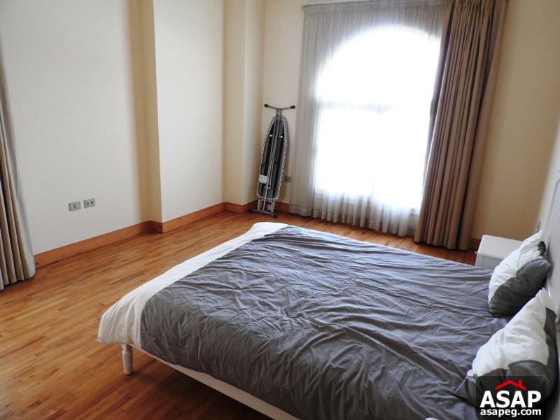 Villa with Swimming Pool in West Golf for Rent